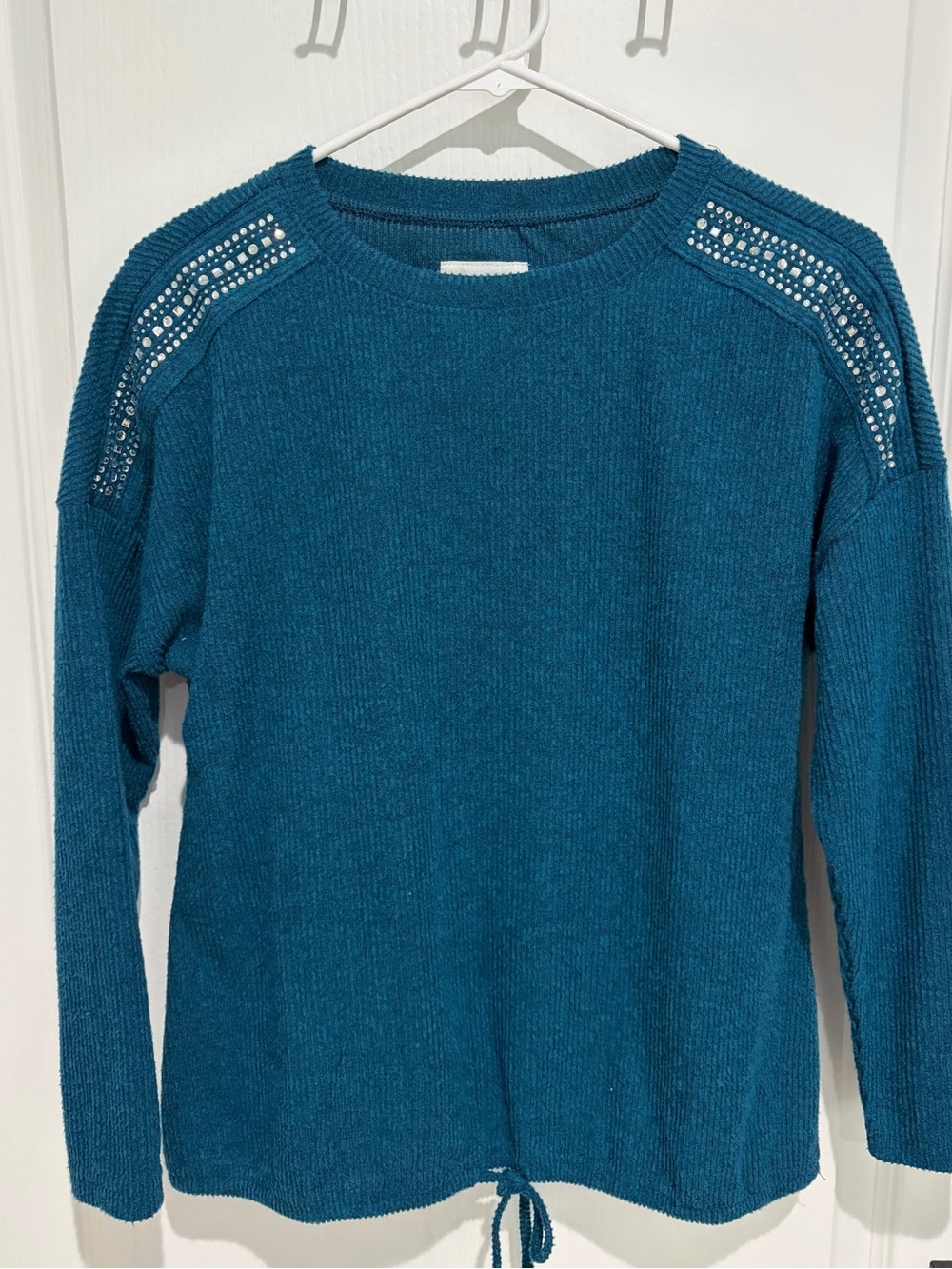 New York Laundry Teal Ribbed Top, Crew Neck and Stud EmbellishmentSize Small